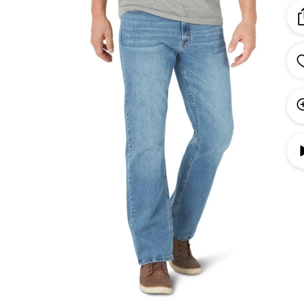 NWT.  Wrangler Men's Slim Straight Jeans with Stretch, 34 x 32